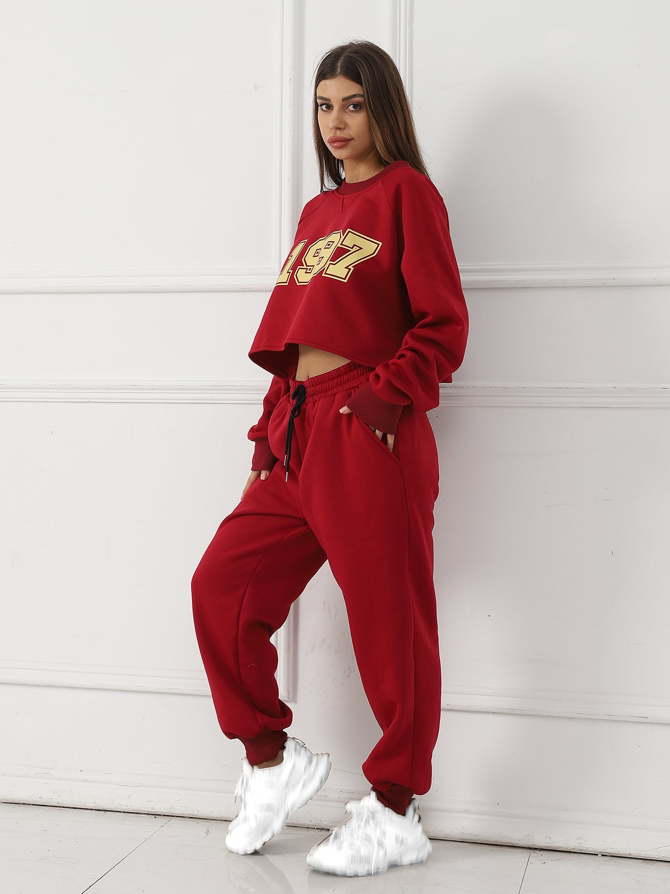 Women’s Long-Sleeve Hoodie Set – Matching Sweatshirt & Jogger Lounge Set